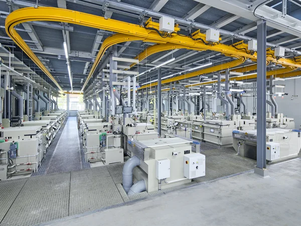 Automatische Gestellgalvanik-Linie der C. Jentner GmbH in der Produktion
