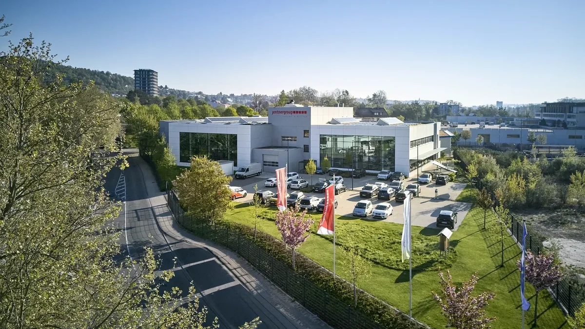 Luftaufnahme des Firmengeländes der C. Jentner GmbH in Pforzheim